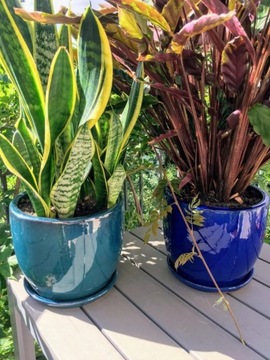 CERAMICZNA DONICZKA Z PODSTAWKIEM 23cm NIEBIESKA