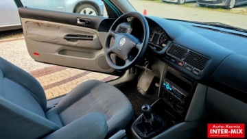 Volkswagen Golf V Hatchback 1.4 i 16V 75KM 2003 Volkswagen Golf 1,4 benzyna 1.4 Benzyna 75KM, zdjęcie 20