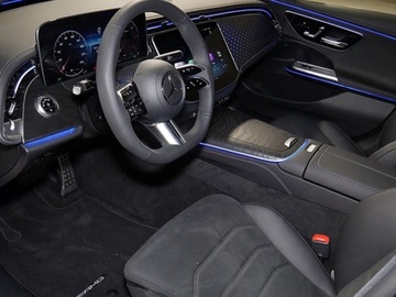 Mercedes Klasa E W214 Sedan 2.0 220d 197KM 2025 E Klasa 220 d 4-Matic AMG 2.0 (197KM) 2025, zdjęcie 4
