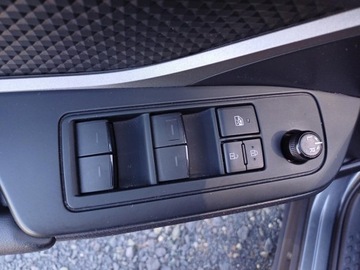 Toyota C-HR I Crossover Facelifting 1.8 Hybrid 122KM 2023 Toyota C-HR 1.8 Hybrid GPF Comfort 1.8 Hybrid GPF, zdjęcie 21