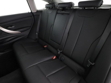 BMW Seria 3 F30-F31-F34 Limuzyna 2.0 318d 143KM 2015 BMW 3GT bi-xenon/LED skóra navi klima auto, zdjęcie 16