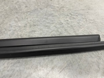 LISTWA SZYBY CZOŁOWEJ L/P Q5 80A KOMPLET ORYGINAŁ