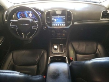 Chrysler 300C II 2017 Chrysler 300 Limited, 2017r., 3.6L, zdjęcie 6