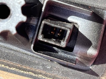 AUDI A8 D3 CLONA (KRYT) ZADNÍ KRYT LZ9Y 4E0827576
