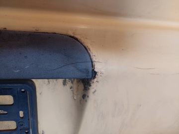 VÍKO KUFRU KUFRU MERCEDES VITO W638 ŽLUTÝ