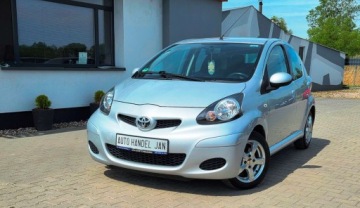 Toyota Aygo I Hatchback 3d 1.0 VVT-i 68KM 2011 Toyota Aygo 1,0 Ben Klima Benzyna 68KM