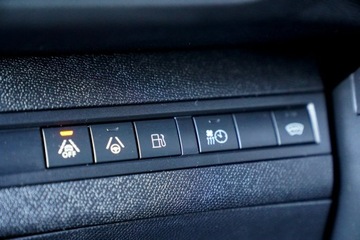 Peugeot 3008 II Plug-In Hybrid Facelifting 1.6 HYBRID 225KM 2022 Peugeot 3008 GT LINE kamera skóra NAWI grip, zdjęcie 14