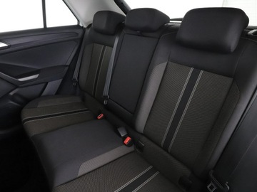 Volkswagen T-Roc I SUV 1.0 TSI 115KM 2018 Volkswagen T-Roc navi klima auto grzane fotele, zdjęcie 16