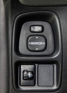 Toyota Aygo II Hatchback 5d 1.0 VVT-i 69KM 2017 Toyota Aygo 1.0 VVT-i X-play EU6 Benzyna 69KM, zdjęcie 28