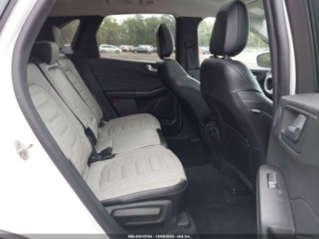 Ford Kuga III 2023 Ford Kuga 2023 r., 2,0L PLATINIUM 2.0 Benzyna 250KM, zdjęcie 10