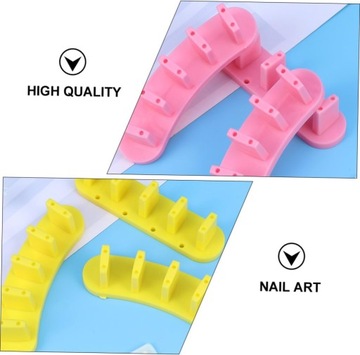 2 коробки, станция для тренировки ногтей, акриловые подставки.