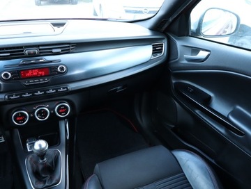 Alfa Romeo Giulietta Nuova II Hatchback 5d 2.0 JTD 16v 170KM 2013 Alfa Romeo Giulietta 2.0 JTDM, Salon Polska, zdjęcie 7