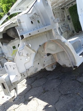 RENAULT TRAFIC III OPEL VIVARO B 14 - ЧЕТВЕРТЬ ЛЕВАЯ ПЕРЕДНЯЯ