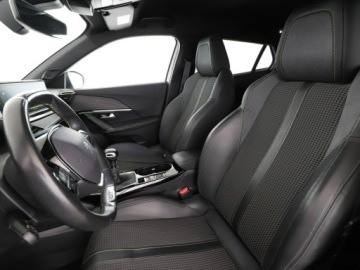 Peugeot 2008 I SUV Facelifting 1.2 PureTech 130KM 2019 Peugeot 2008 full LED półskóra virtual cocpit, zdjęcie 12
