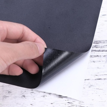 Черная оконная пленка, затемняющая наклейка на окно