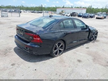 Volvo S60 III 2024 Volvo S60 b5 Plus Dark Theme, 2024r., 2.0L 2.0 Benzyna 247KM, zdjęcie 2