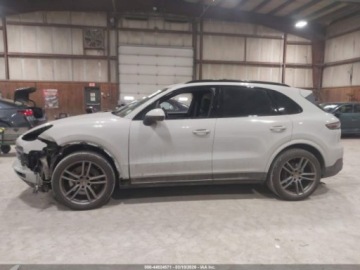 Porsche Cayenne III 2023 Porsche Cayenne Platinum Edition 2023 3.0 Benzyna 335KM, zdjęcie 2