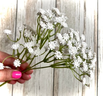 Причастный венок из искусственного гипса.