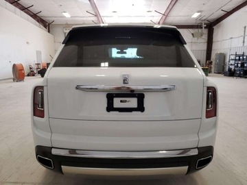 Rolls-Royce 2021 Rolls-Royce Cullinan 2021 6.8l 6.8 Benzyna 563KM, zdjęcie 2