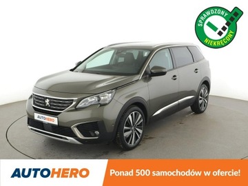 Peugeot 5008 II Crossover 1.2 PureTech 130KM 2018 Peugeot 5008 Allure navi PDC hak 7-osob. tempomat