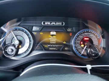  RAM 1500 2019r., 4X4, od ubezpieczalni 5.7 Benzyna 392KM, zdjęcie 9