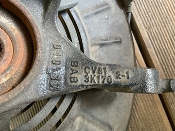 Zwrotnica przednia prawa Ford Focus III Mk3 St CV613K171 CV613K170 BAB