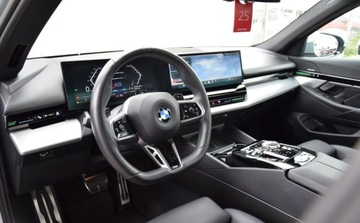 BMW Seria 5 G90-91 2023 BMW Seria 5 520i 190km M Pakiet Brooklyn Salon PL VAT23 Dostepny od reki, zdjęcie 11