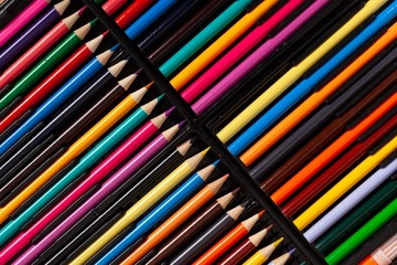 ХУДОЖЕСТВЕННЫЙ НАБОР ДЛЯ РИСОВАНИЯ, МЕЛКИ 180, ЧЕМОДАН