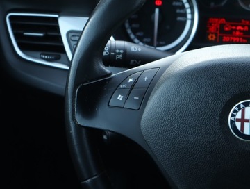 Alfa Romeo Giulietta Nuova II Hatchback 5d 1.4 TB 16v 120KM 2010 Alfa Romeo Giulietta 1.4 T, Klima, Klimatronic, zdjęcie 19