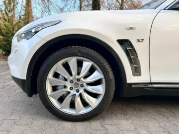 Infiniti QX70 3.7 V6 320KM 2017 Infiniti QX70 S Premium 3.7 V6 320KM | PO REMONCIE, zdjęcie 18