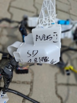 AURIS II ГИБРИДНЫЙ ИНТЕРЬЕР, УСТАНОВКА ХЭТЧБЕК HB