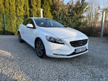 Volvo V40 II Hatchback 2.0 D2 DRIVE-E 120KM 2015 VOLVO V40! Super stan!, zdjęcie 1