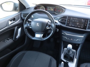 Peugeot 308 II SW Facelifting 1.5 BlueHDI 130KM 2019 Peugeot 308 1.5 BlueHDi, Salon Polska, zdjęcie 6