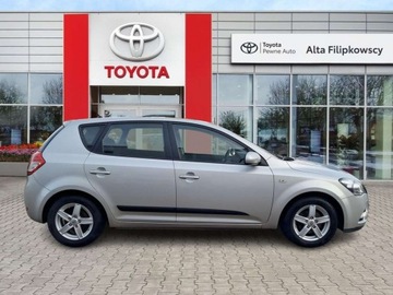 Kia Ceed I Hatchback 5d Facelifting 1.4 DOHC CVVT 90KM 2012 Kia Ceed Kia Ceed 1.4 CVVT 1.4 Benzyna 90KM, zdjęcie 6
