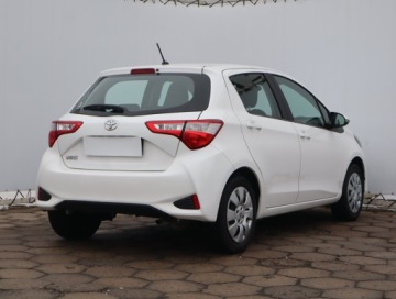 Toyota Yaris III Hatchback 5d Facelifting 2017 1.0 VVT-i 72KM 2020 Toyota Yaris 1.0 VVT-i, Salon Polska, Serwis ASO, zdjęcie 4