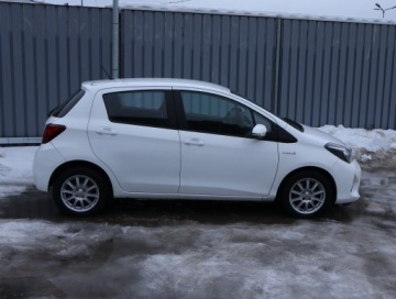 Toyota Yaris III Hatchback 5d Facelifting Hybrid 100KM 2014 Toyota Yaris 1.5 Hybrid, Automat, Klima, zdjęcie 5