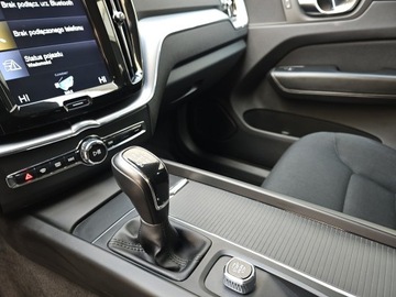 Volvo XC60 II Crossover D4 190KM 2018 Volvo XC 60 D4 AWD Momentum/190KM, zdjęcie 20