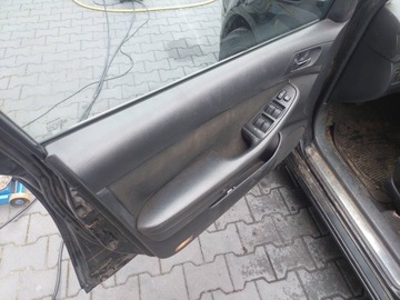 DVEŘE KOMPLETNÍ LEVÝ PŘEDNÍ TOYOTA AVENSIS T25 209