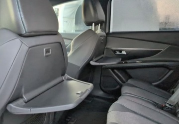 Peugeot 5008 II Crossover Facelifting 1.5 BlueHDi 130KM 2023 Peugeot 5008 1.5 BlueHDi Allure Pack SS EAT8 SalonPL FVat Zadbany Serwis A, zdjęcie 12