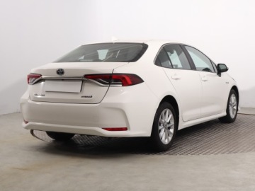 Toyota Corolla XII Sedan 1.8 Hybrid 122KM 2021 Toyota Corolla 1.8 Hybrid, Salon Polska, zdjęcie 4