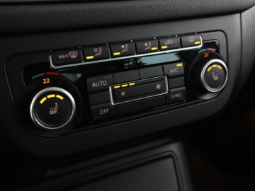 Volkswagen Tiguan I SUV Facelifting 1.4 TSI BlueMotion 122KM 2015 Volkswagen Tiguan xenon/LED skóra panirama navi, zdjęcie 25