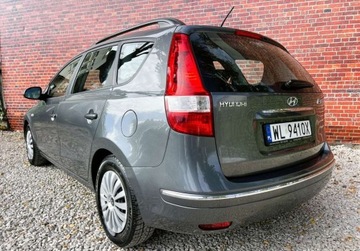 Hyundai i30 I Hatchback 1.4 109KM 2010 Hyundai i30 Klima Niski przebieg Isofix Gwarancja w cenie Warszawa VKAF, zdjęcie 2