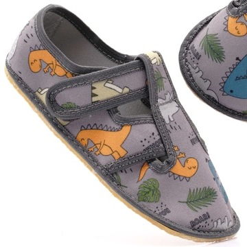 KAPCIE CHŁOPIĘCE PAPUTKI BUTY DOMOWE RAWEKS 28