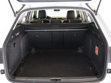 Skoda Superb III Kombi 2.0 TSI 280KM 2018 Skoda Superb 2.0 TSI, 4X4, Automat, Skóra, Navi, zdjęcie 13