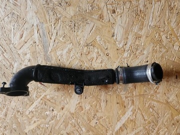 AUDI A3 8V VW GOLF VII TRUBKA WAZ INTERCOOLER 04L145762AD