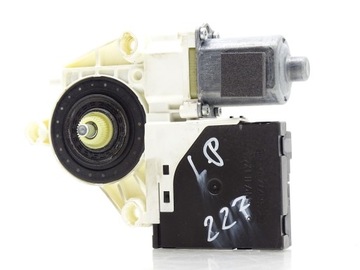 МОТОР СТЕКЛА ПРАВЫЙ ПЕРЕДНИЙ AUDI A3 8P 8P0959802K