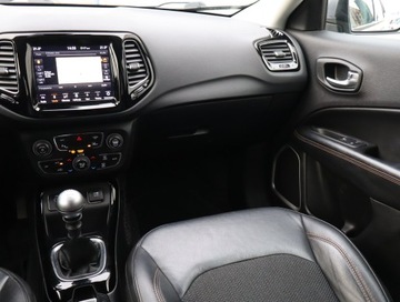 Jeep Compass II SUV 1.4 MultiAir 140KM 2019 Jeep Compass 1.4 MultiAir, Salon Polska, Skóra, zdjęcie 7