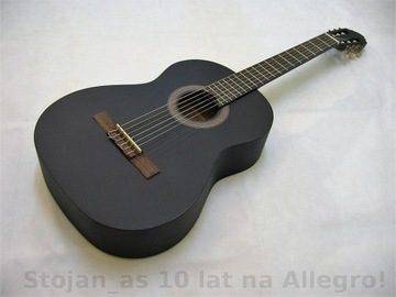 Классическая акустическая гитара 4/4, полноразмерная для обучения. Красивый, чистый звук.