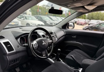 Mitsubishi Outlander II 2.4 MIVEC 170KM 2009 Mitsubishi Outlander Mitsubishi Outlander 2.4 Intense 2.4 Benzyna 170KM, zdjęcie 26