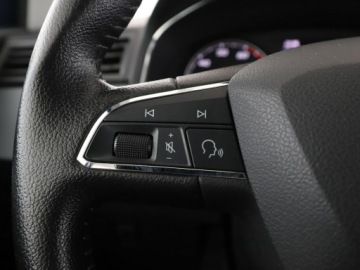 Seat Arona Crossover 1.0 EcoTSI 115KM 2018 Seat Arona klima auto (2 strefy) multifunkcja hak, zdjęcie 26